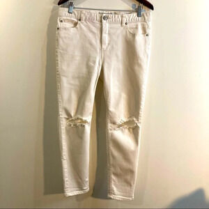 FREE PEOPLE  Sz 31 Boyfriend Style Distressed Jeans